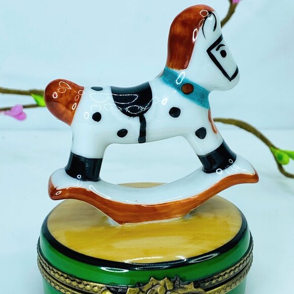 La Gloriette Limoges France peint main Rocking horse trinket box 3 1/4